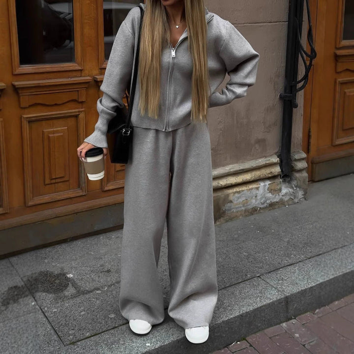 Damen-Loungewear-Zweiteiler mit Cardigan und Hose in der Seitenansicht