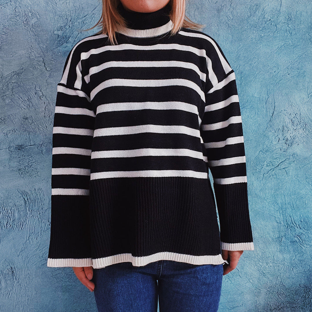 Damenpullover mit klassischem Streifenmuster