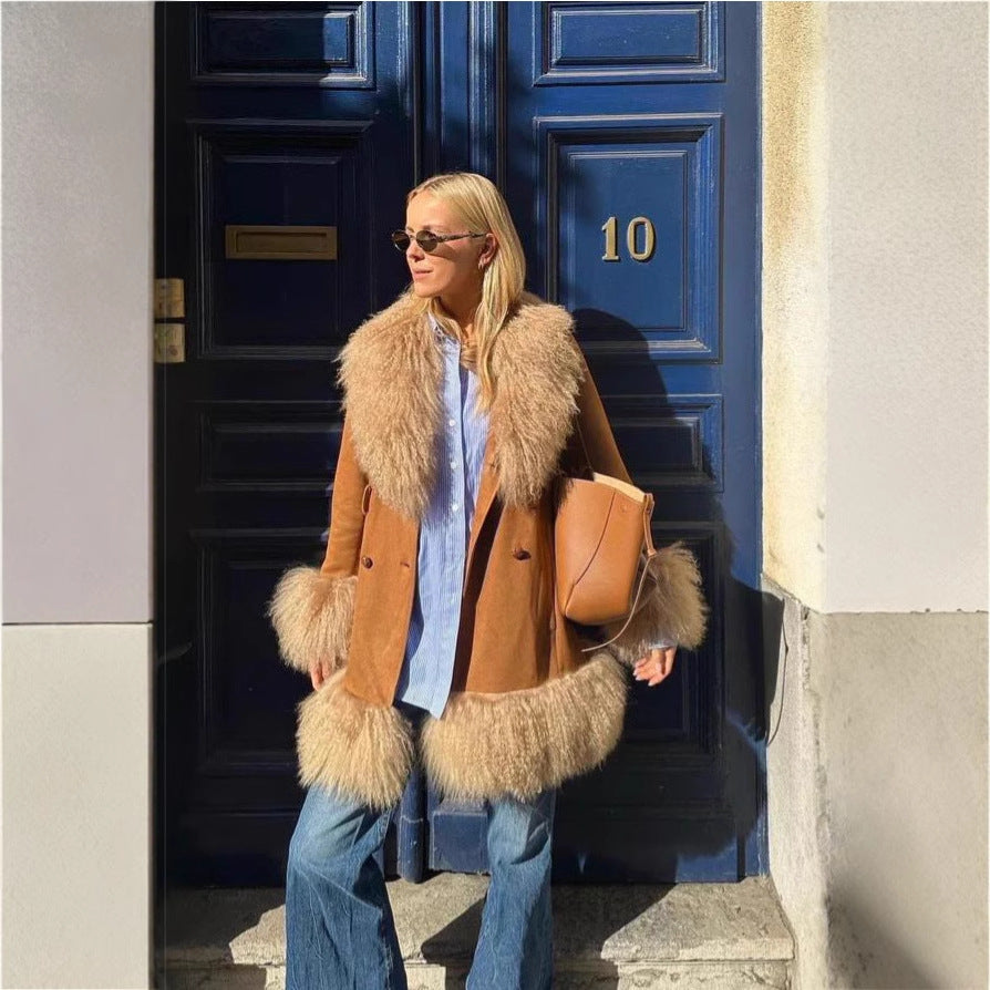Damen-Teddyjacke mit Taillengürtel und voluminösem Kragen von vorn