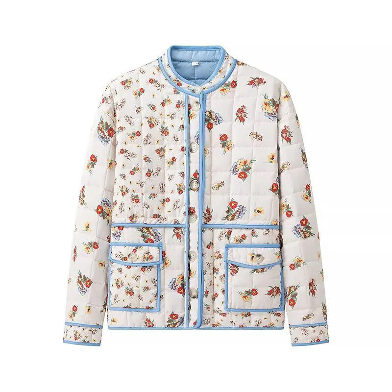 Seitenansicht der modernen Damen-Steppjacke mit Blumenmotiv