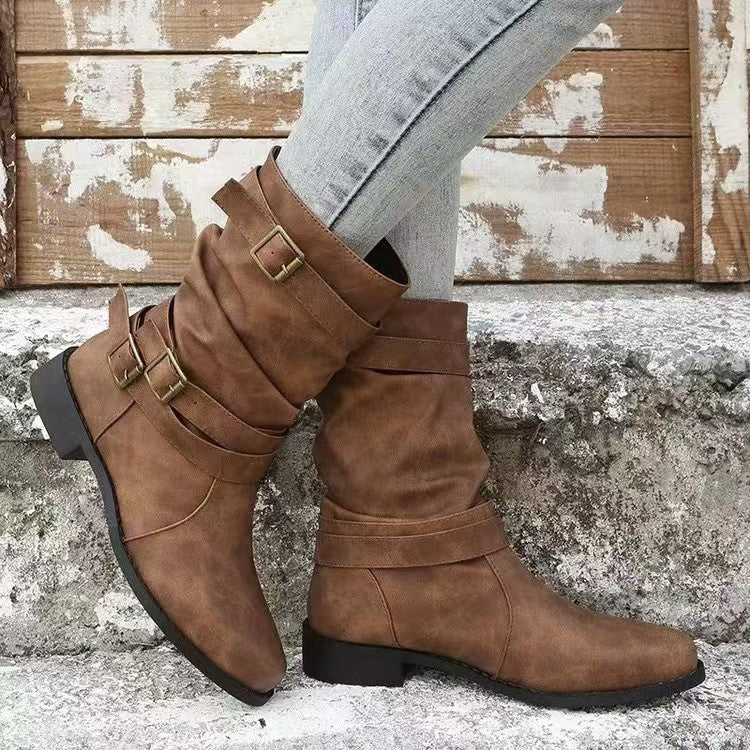 Detailansicht des stabilen Blockabsatzes der Damenstiefel