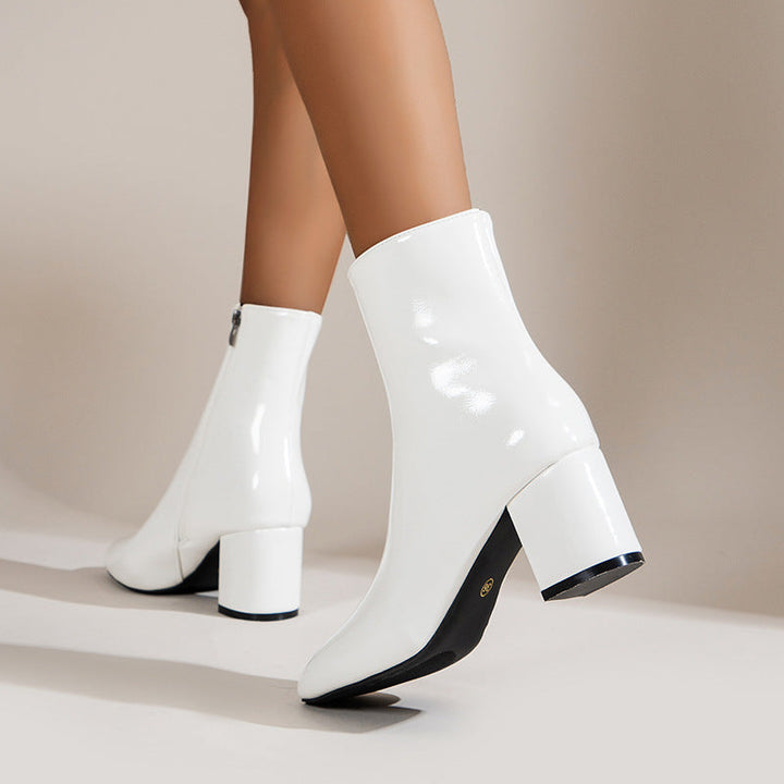 Weiße Damen-Stiefeletten mit markanter eckiger Zehenpartie