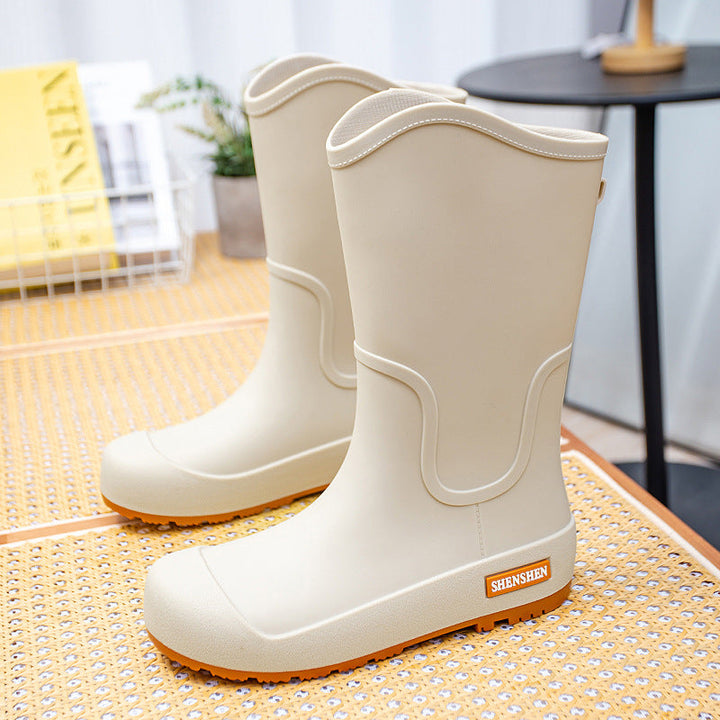 Wasserdichte Gummistiefel für Spaziergänge bei nassem Wetter