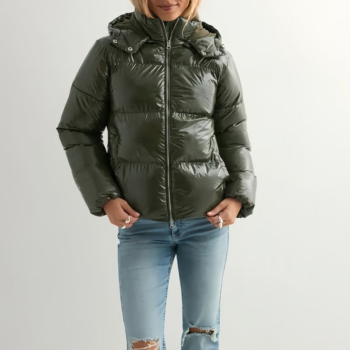 Damen-Daunenjacke mit Kapuze und glänzender Oberfläche