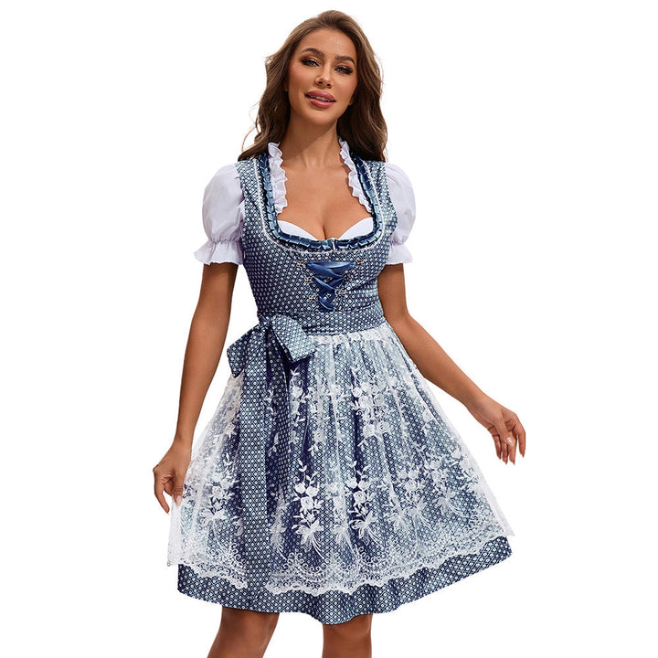 Rückansicht des kurzen Dirndls mit sichtbarer Schnürung