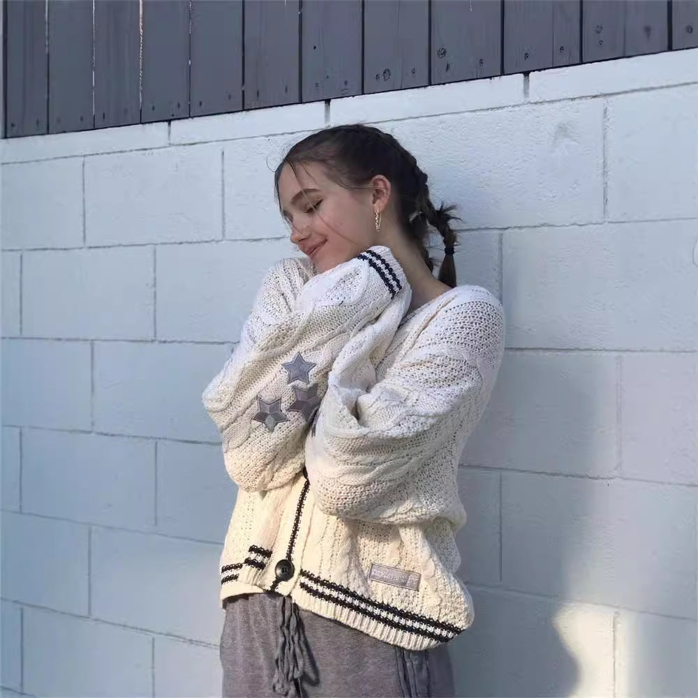Damen-Cardigan im Oversized-Schnitt mit Zopfstrick und V-Ausschnitt