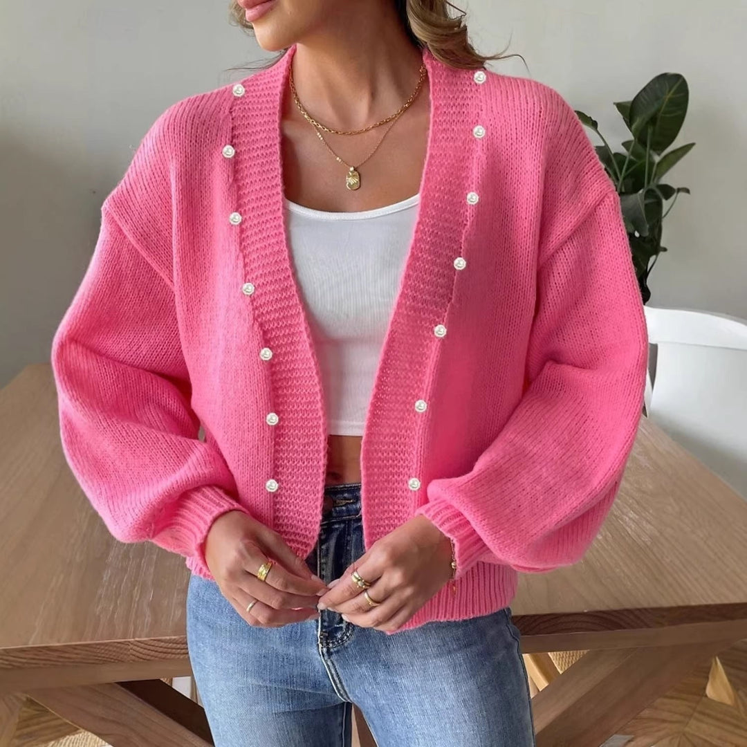 Damen-Strickcardigan mit Perlenknöpfen und Ballonärmeln, Vorderansicht