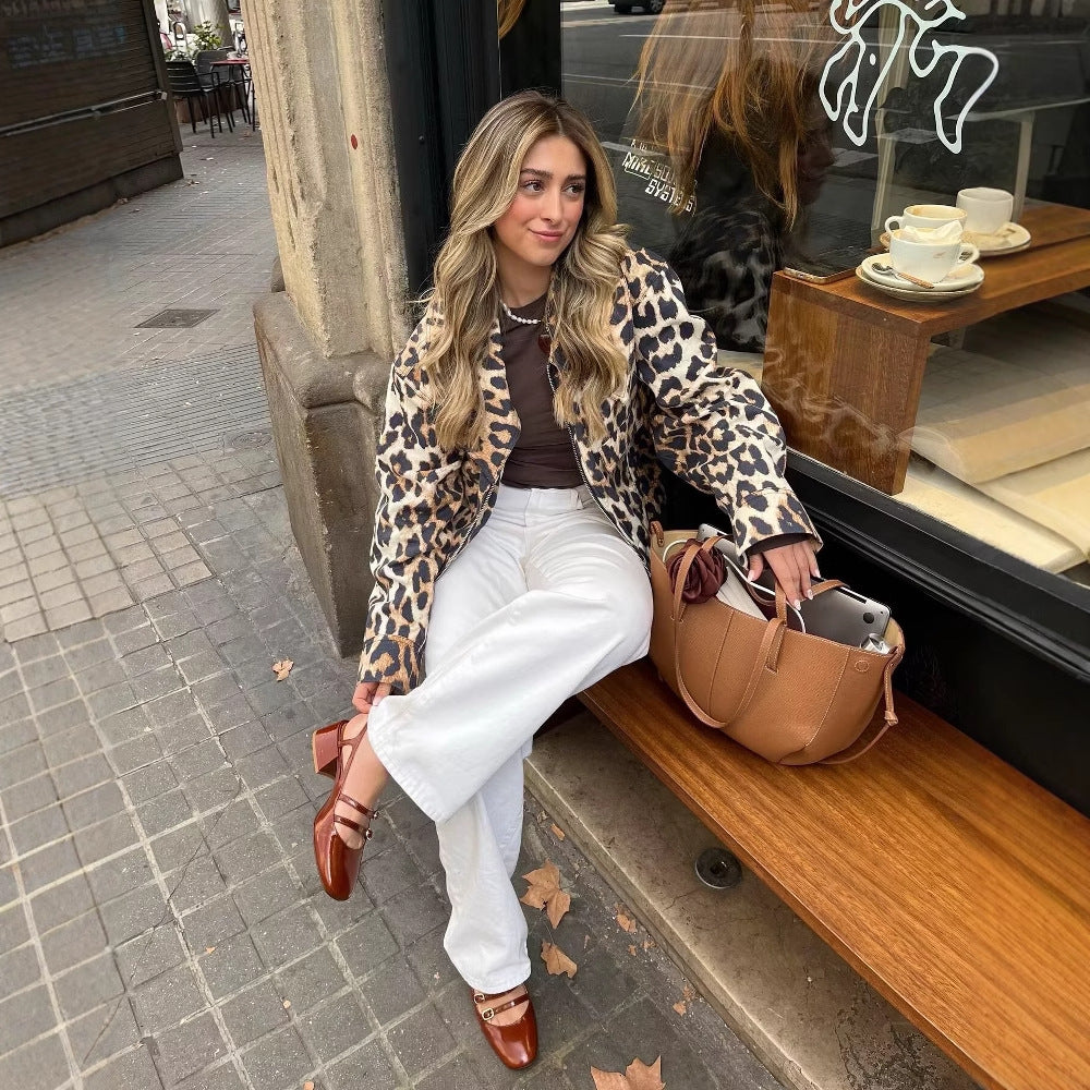Damen-Cropped-Jacke im Leopardenmuster mit geschlossener Vorderseite
