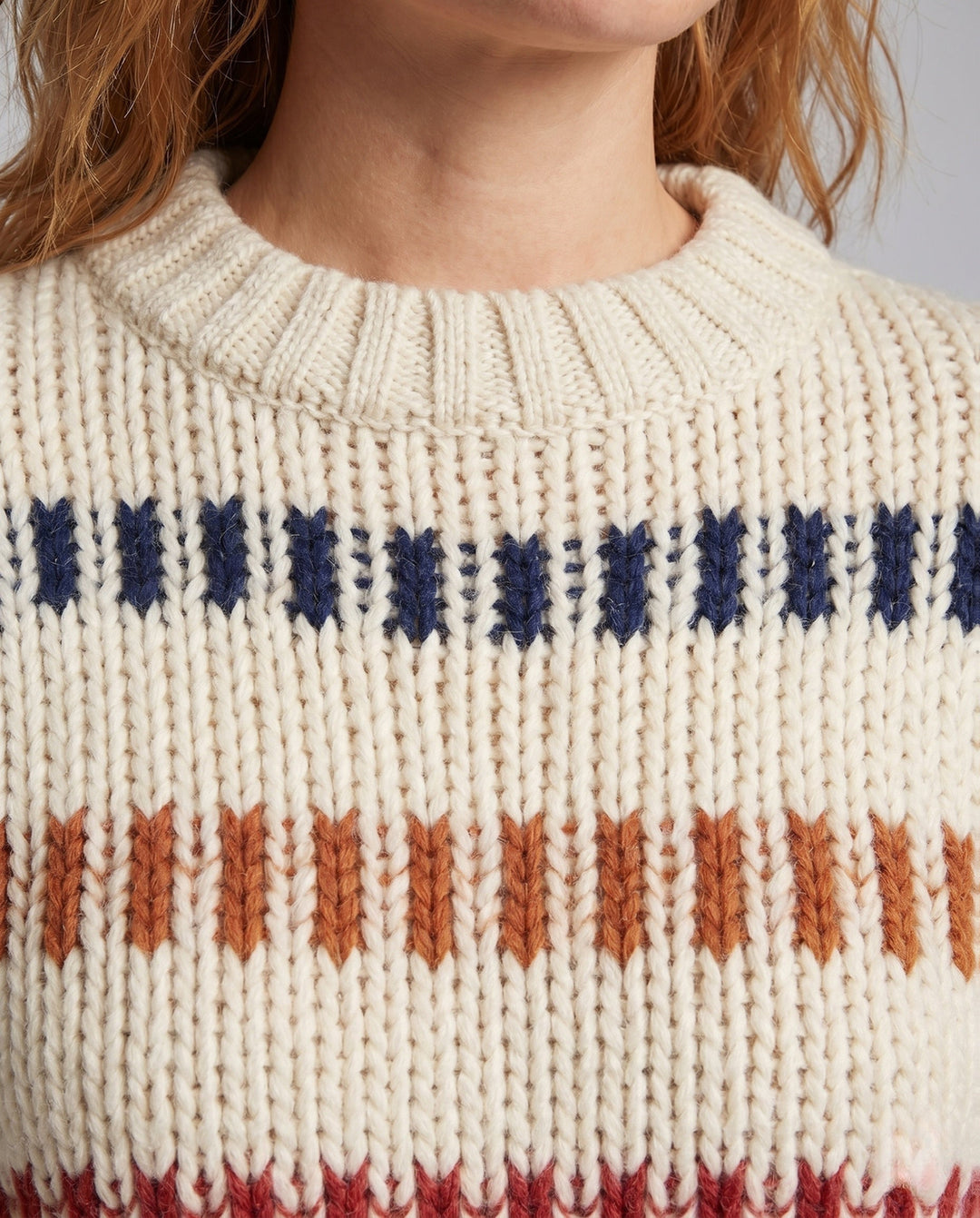 Gestreifter Strickpullover für Damen mit rundem Ausschnitt