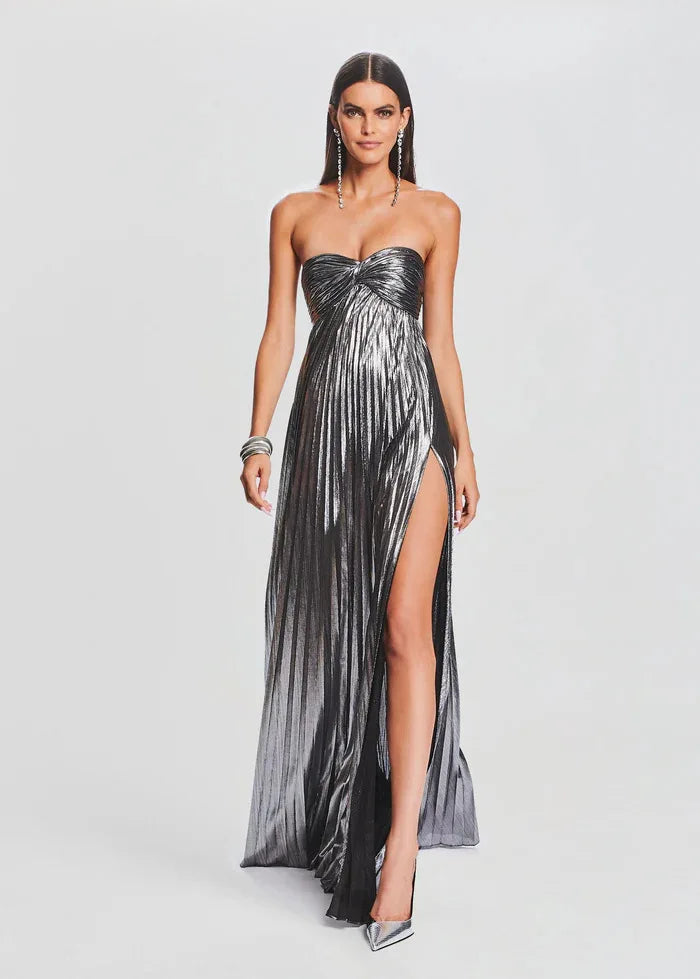 Schickes silbernes trägerloses Abendkleid