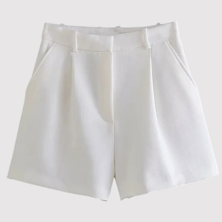 Damen Shorts mit hohem Bund und geradem Bein im Studiofoto