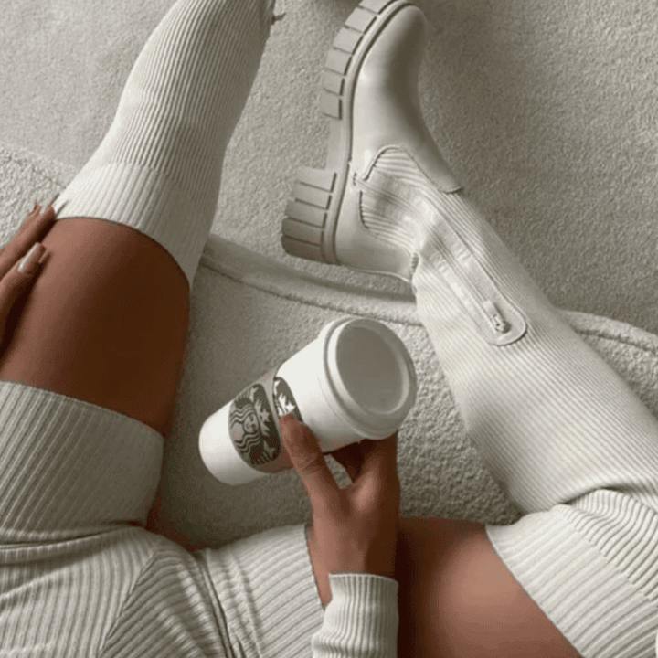 Damen-Stretchstiefel als modische Ergänzung zu verschiedenen Outfits