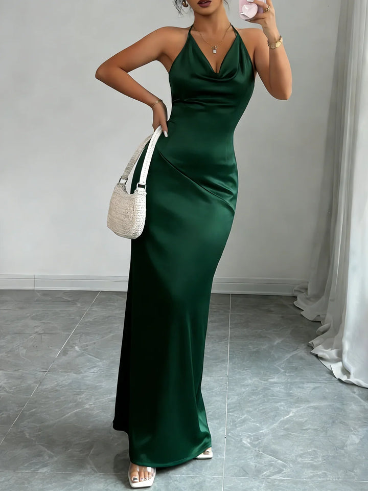 Damen-Maxikleid für festliche Anlässe in einer seitlichen Ansicht