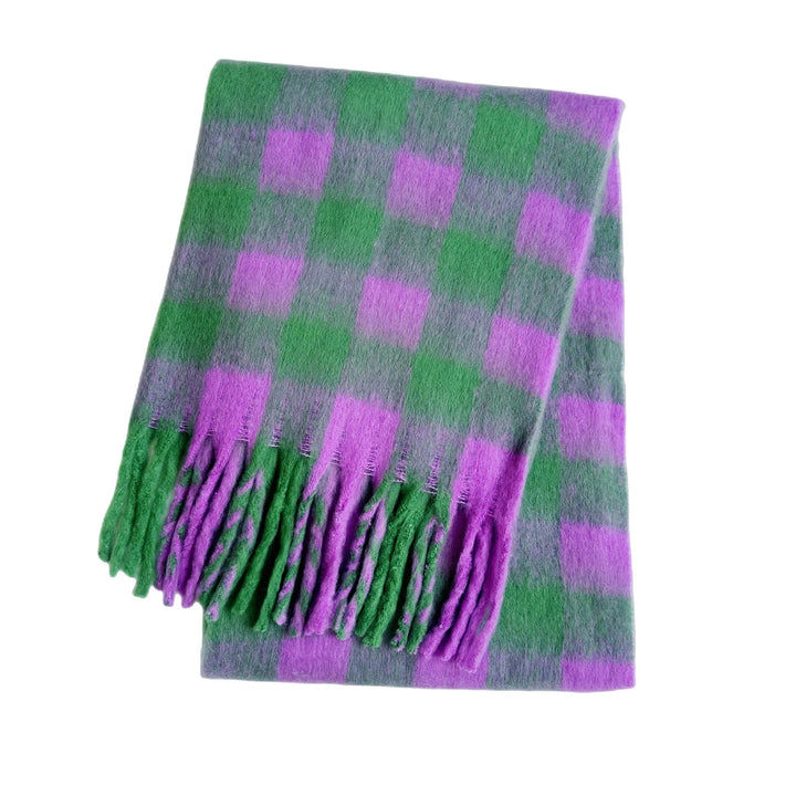 Karierter Fransenschal für Damen als farbenfrohes Winteraccessoire