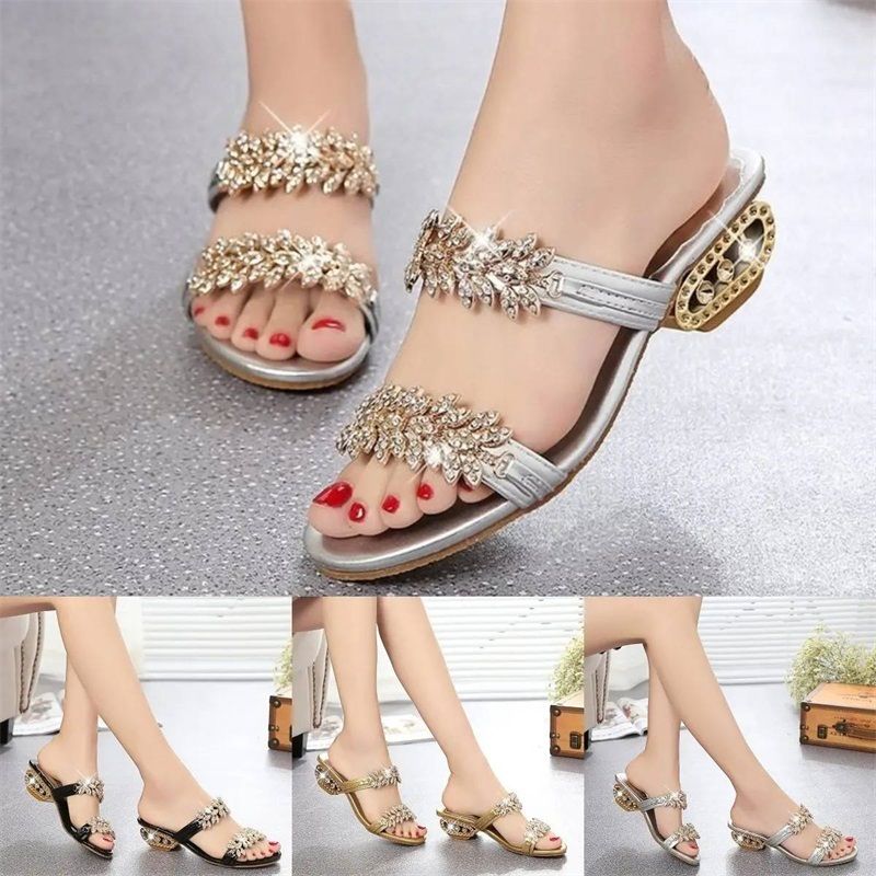 Damen Sandalen mit bequemer Passform seitlich fotografiert