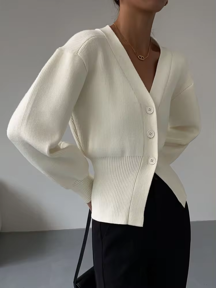 Klara® |  Strickjacke mit V-Ausschnitt und Knopfleiste