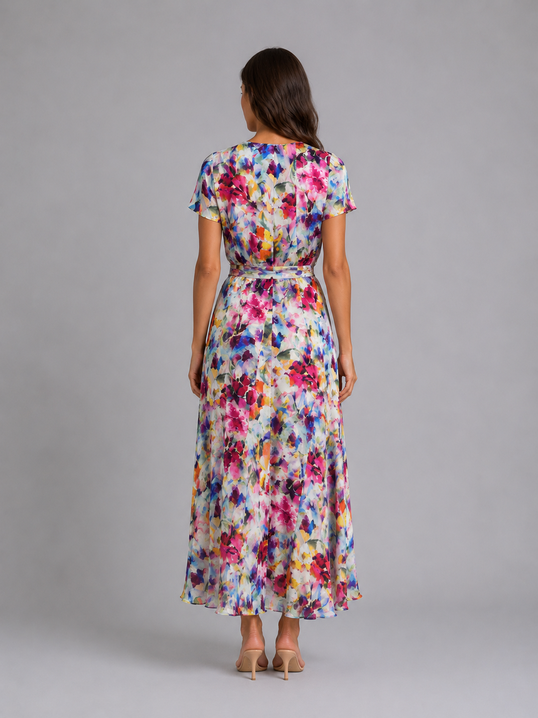 Damen Wickelkleid mit floralem Muster in Midilänge, Seitenansicht
