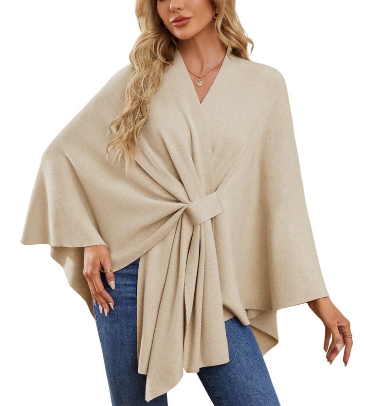 Weicher eleganter Schultertuch-Poncho für gemütliches schickes Schichten