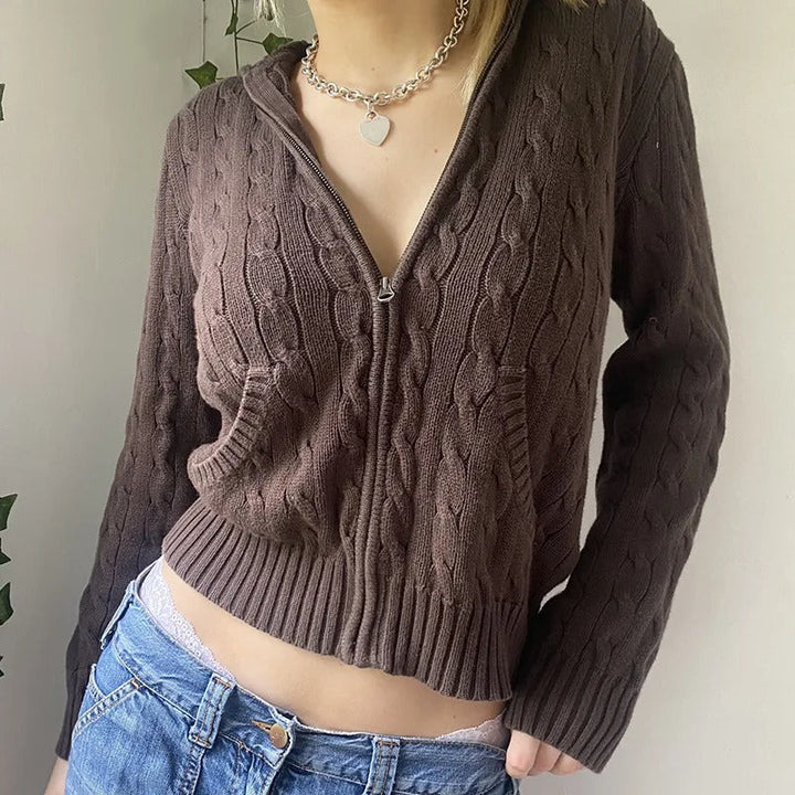 Gemütlicher Kapuzenstrickcardigan mit Knopfleiste vorne