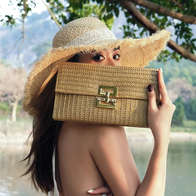 Helviora® | Geflochtene Umhängetasche mit goldener Kette