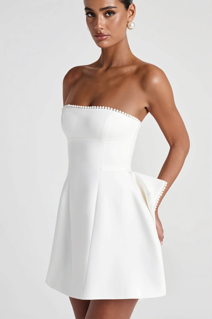 Damen Sommerkleid mit Schleifendetail am Rücken in Nahaufnahme