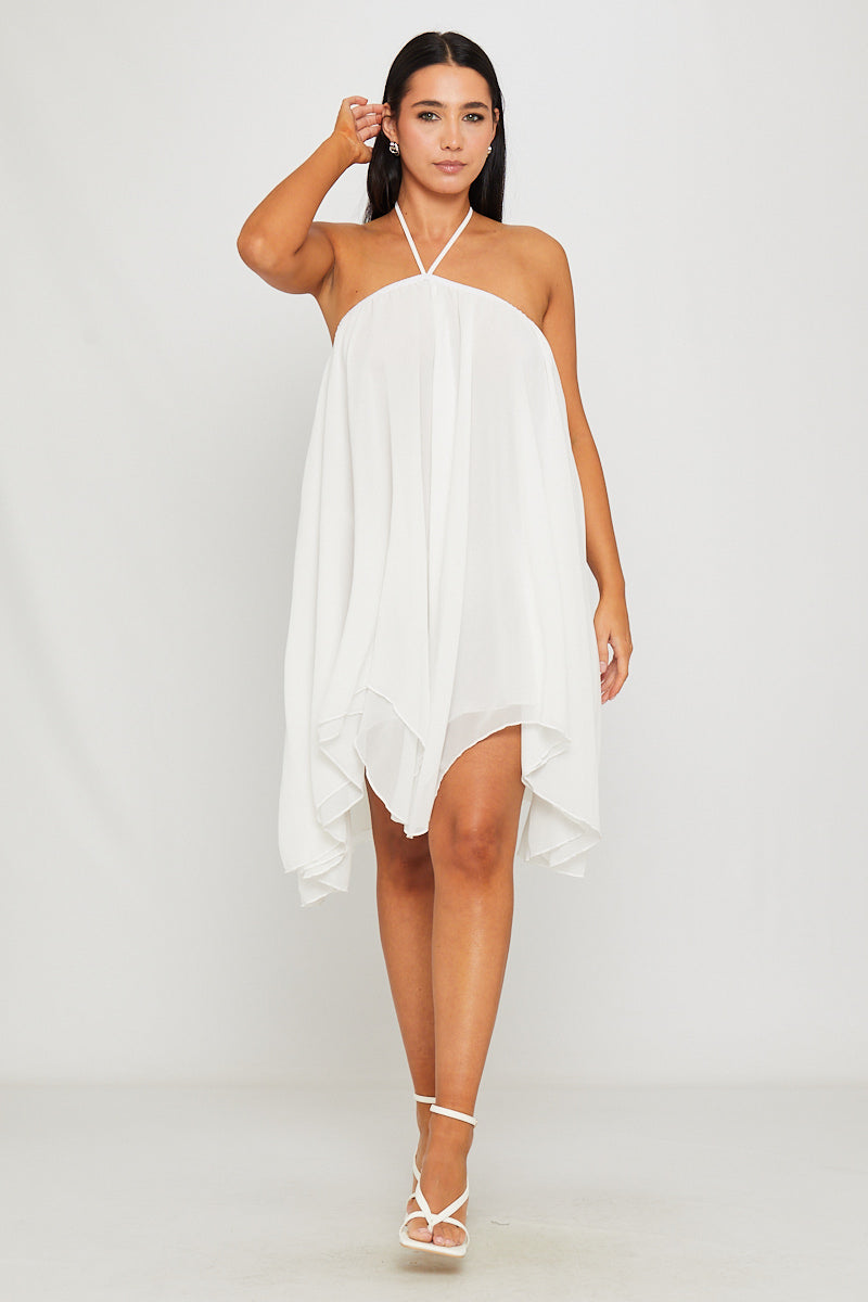 Weißes Chiffon-Minikleid mit Neckholder und asymmetrischem Schnitt