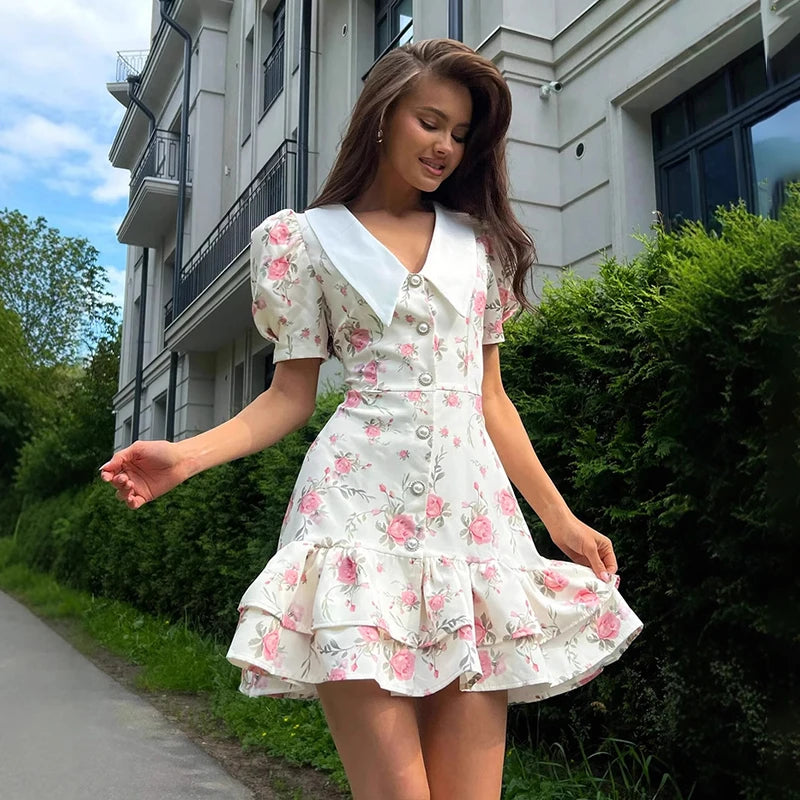 Mini-Kleid mit Puffärmeln und Rüschenbesatz