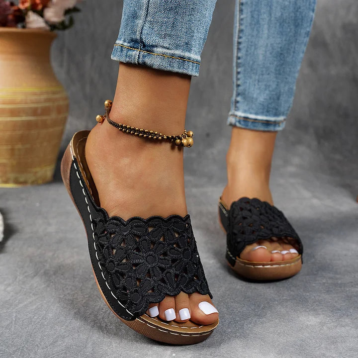 Stilvolle sommerliche Sandalen in Fischform für Damen