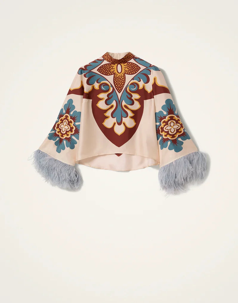 Boho-Spitzen-Top mit Glockenärmeln und hohem Kragen