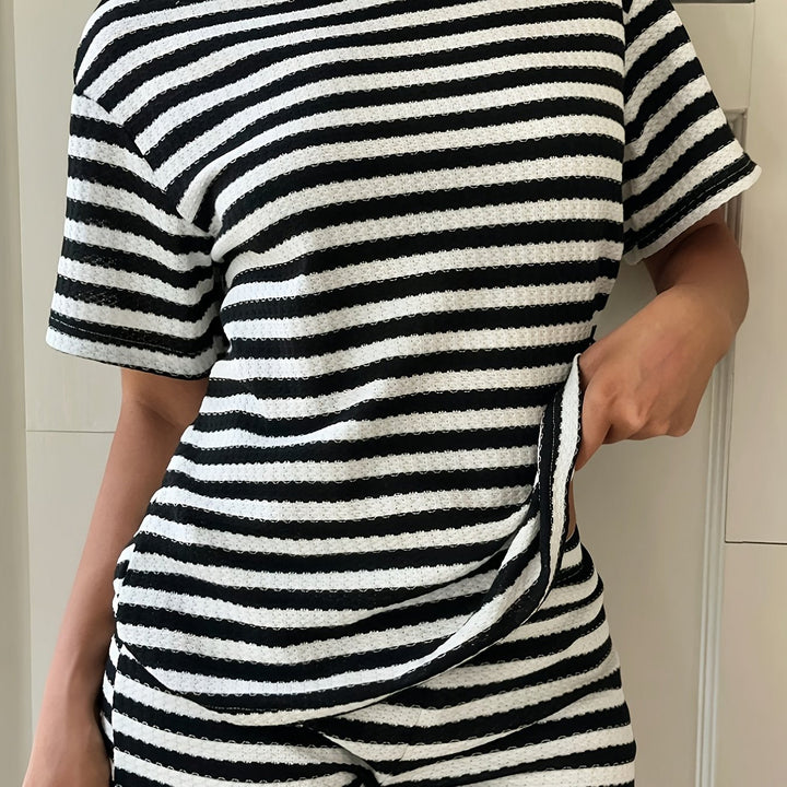 Gestreiftes Rundhals-T-Shirt und Shorts Freizeitset