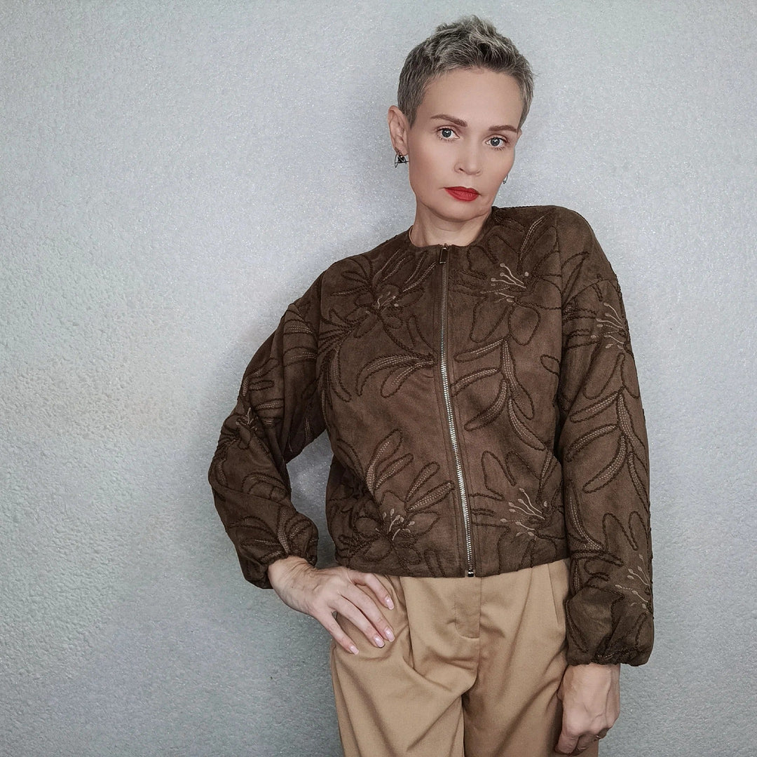 Bomberjacke mit Wildlederstruktur und Stickerei