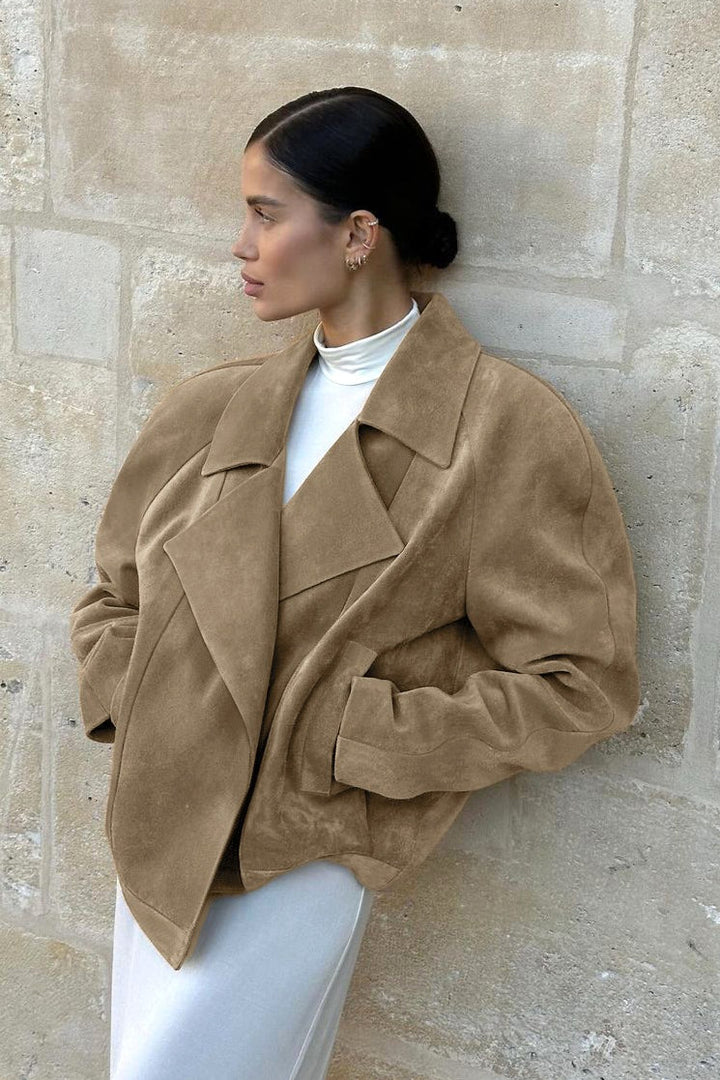 Damen Wildlederjacke in Vintage-Optik aus seitlicher Ansicht