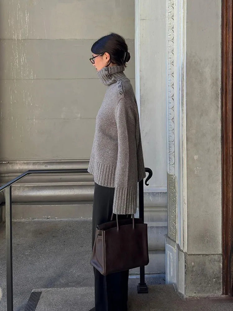 Gemütlicher Pullover mit Knopf-Stehkragen und lockerem Schnitt
