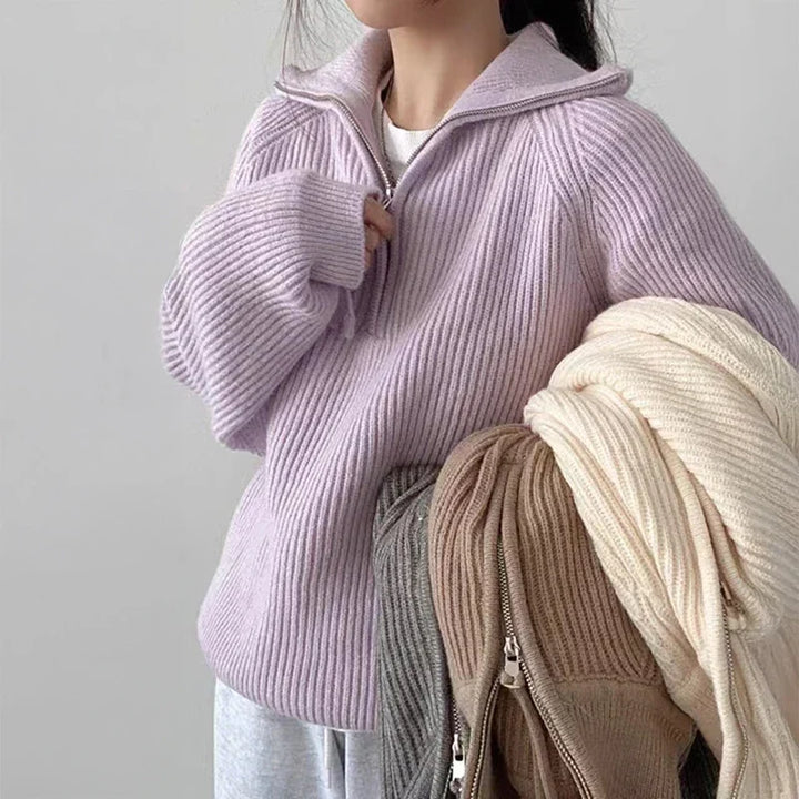 Damenpullover mit Polo-Kragen und Halbzip aus weichem Strick