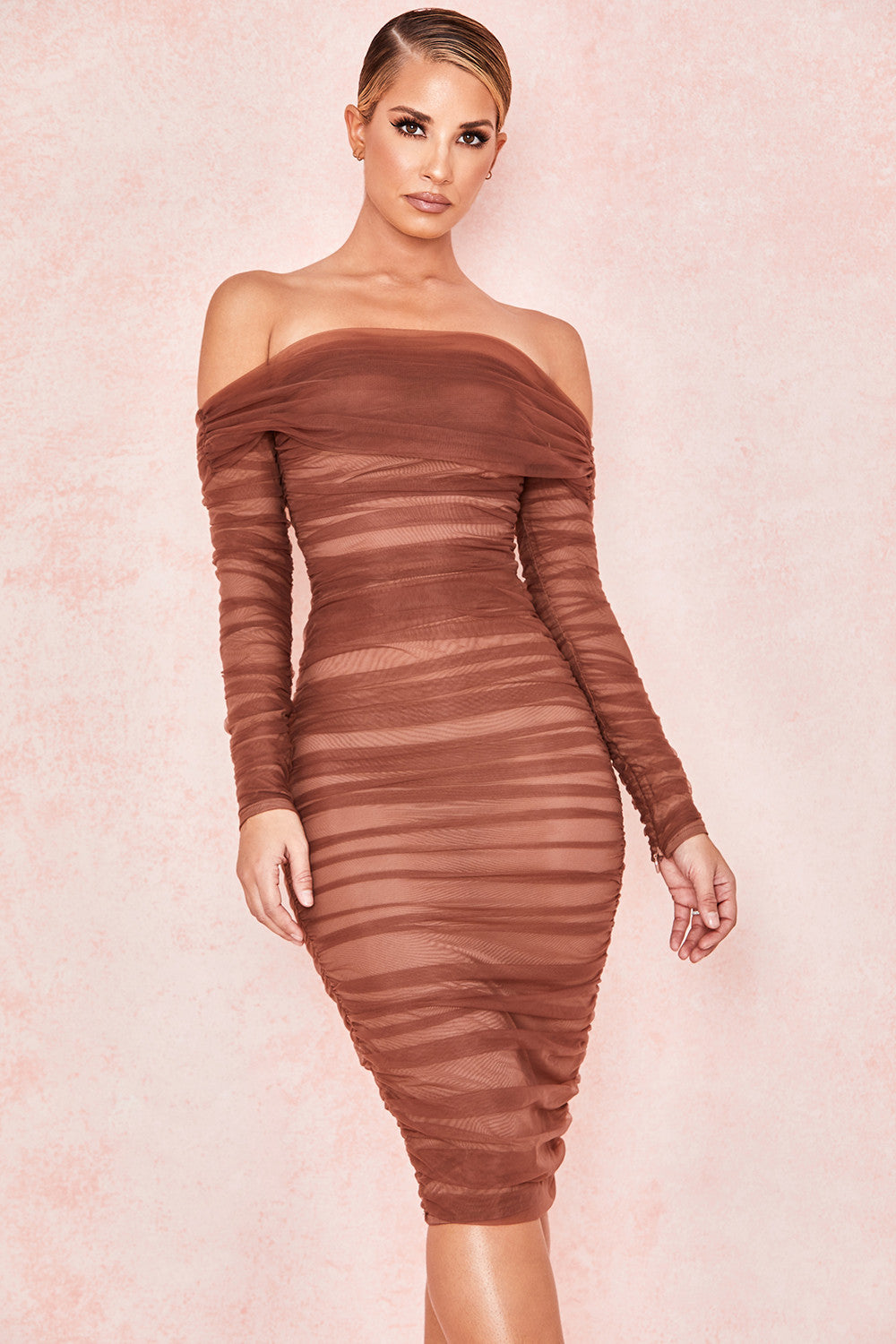 Damen-Midikleid mit Off-Shoulder-Ausschnitt in der Detailansicht