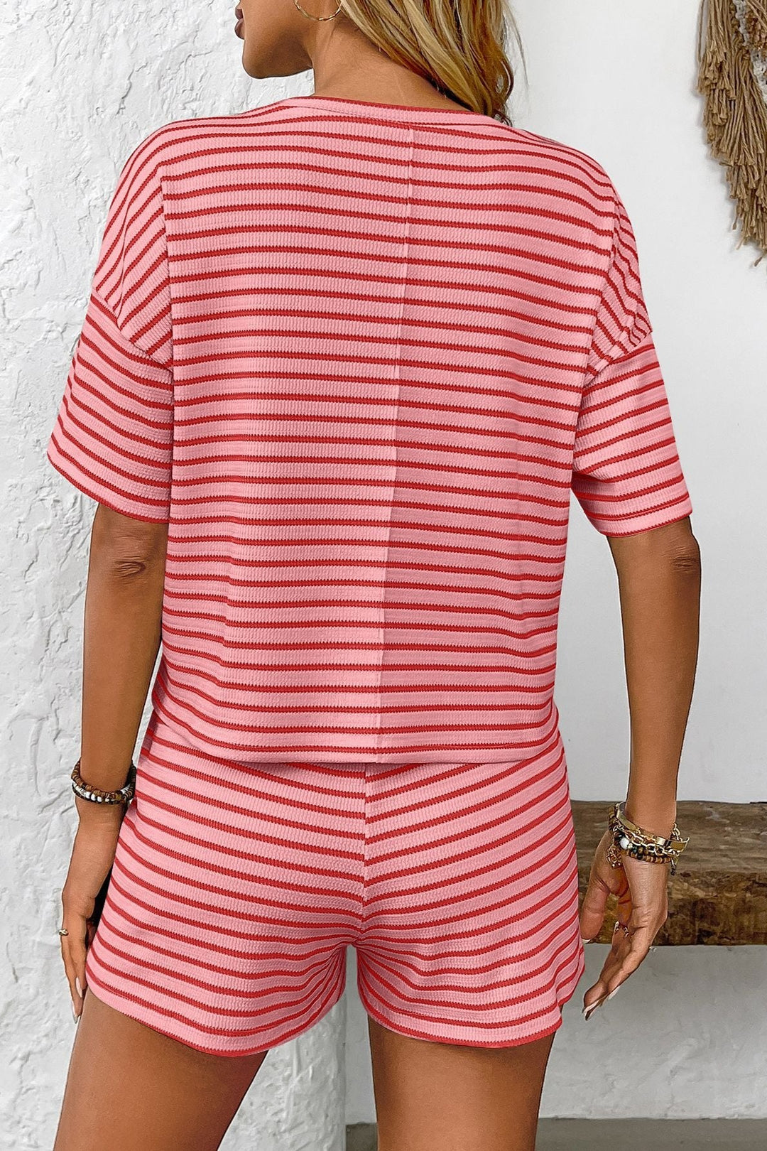 Damen Zweiteiler mit Strickoberteil und Shorts im Freizeitlook