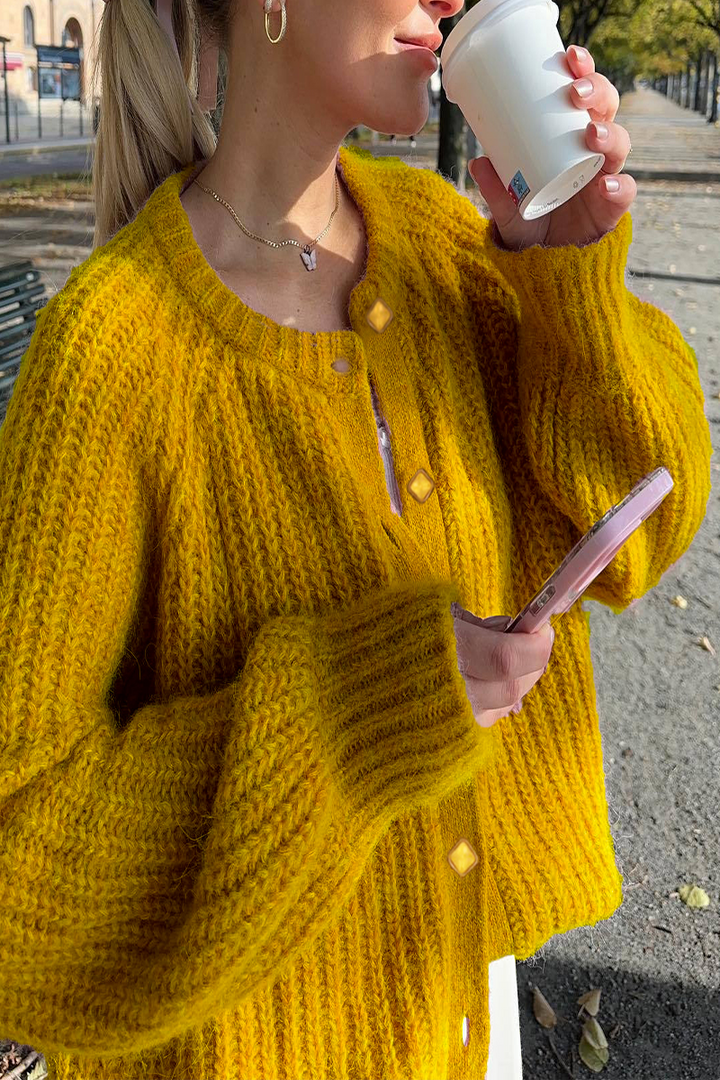 Lässiger Strickpullover mit Knöpfen und Rundhalsausschnitt Außenbekleidung