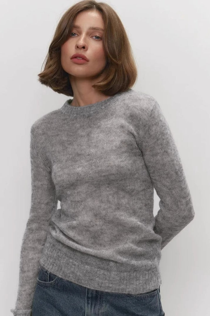 Damen-Feinstrickpullover mit klassischem Rundhalsausschnitt in der Vorderansicht