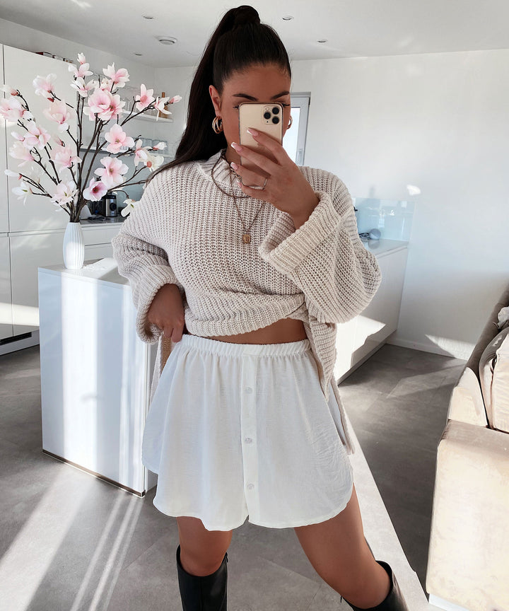 Eleganter weißer Rock