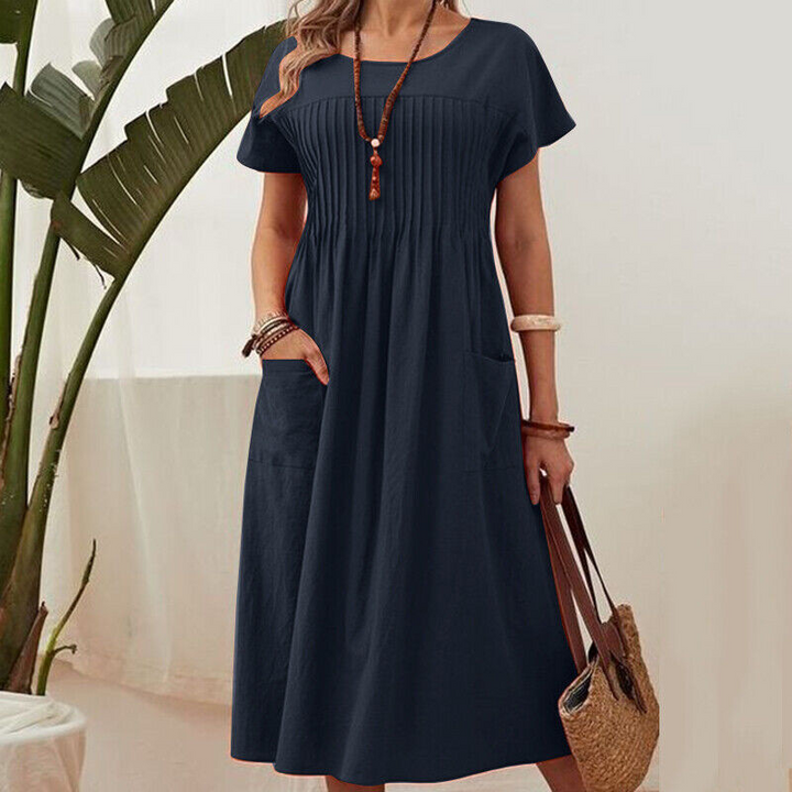 Faltiges Midi-Kleid mit kurzen Ärmeln und Taschen