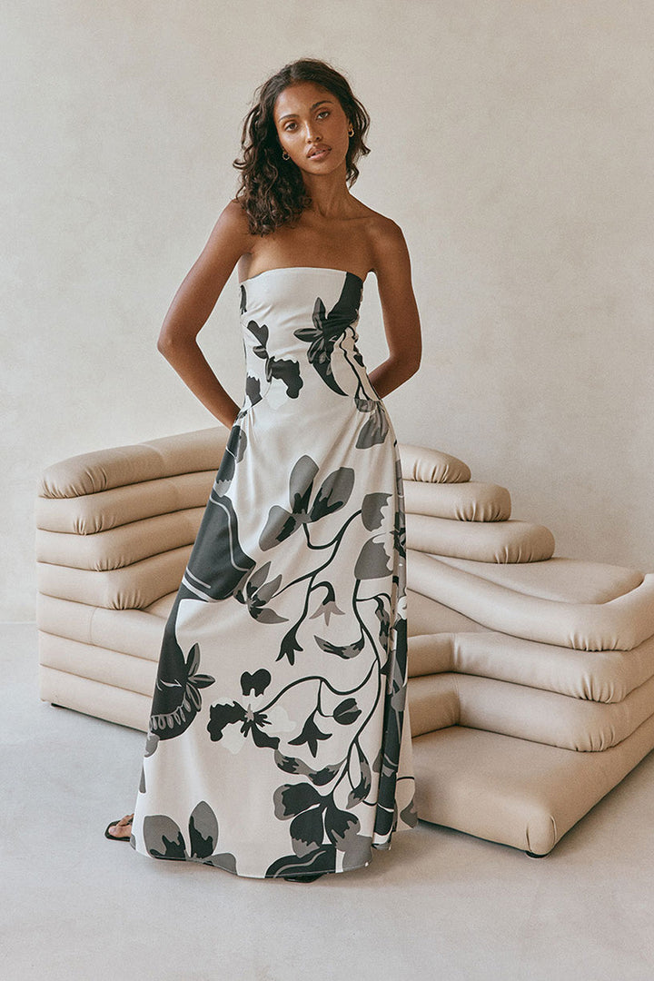 Damen Midikleid mit Muster in Vorderansicht