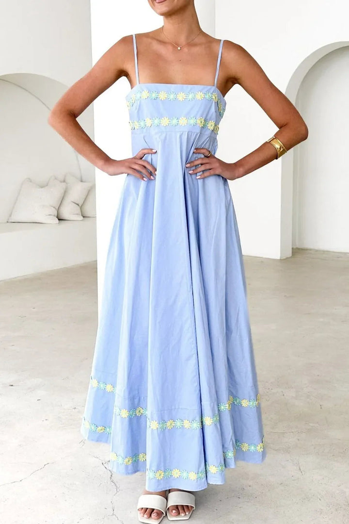 Maxikleid aus Satin mit Blumenstickerei