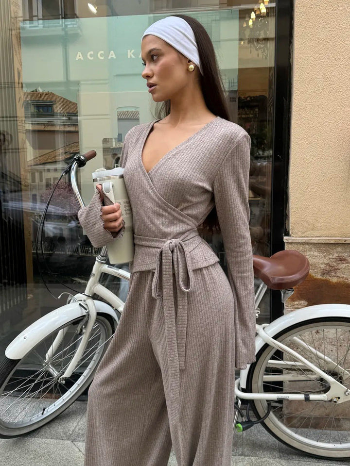 Graues geripptes Strick-Crop-Top und Hose mit weitem Bein Set