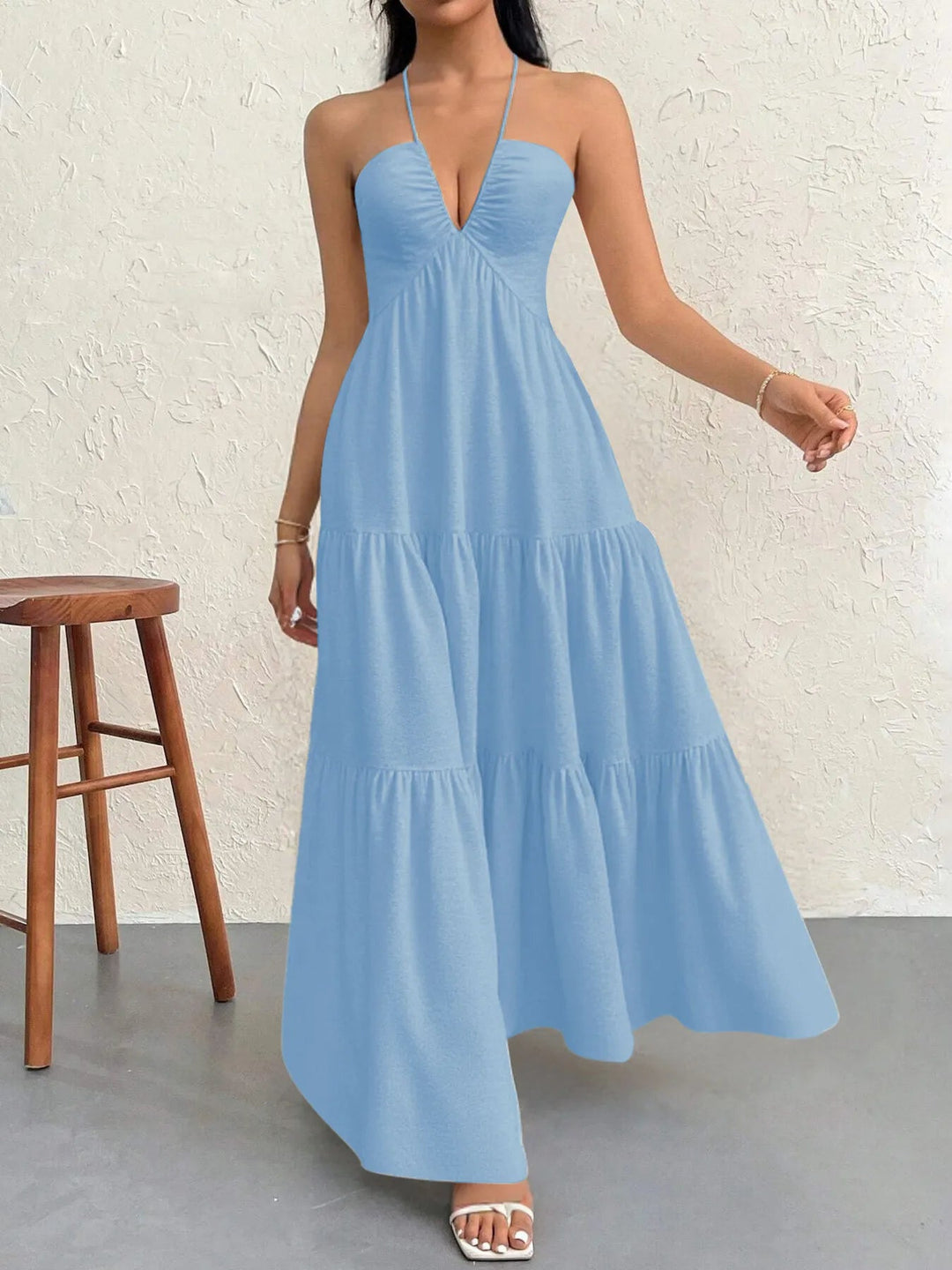 Maxikleid mit Neckholder und Stufen aus transparentem Polyester