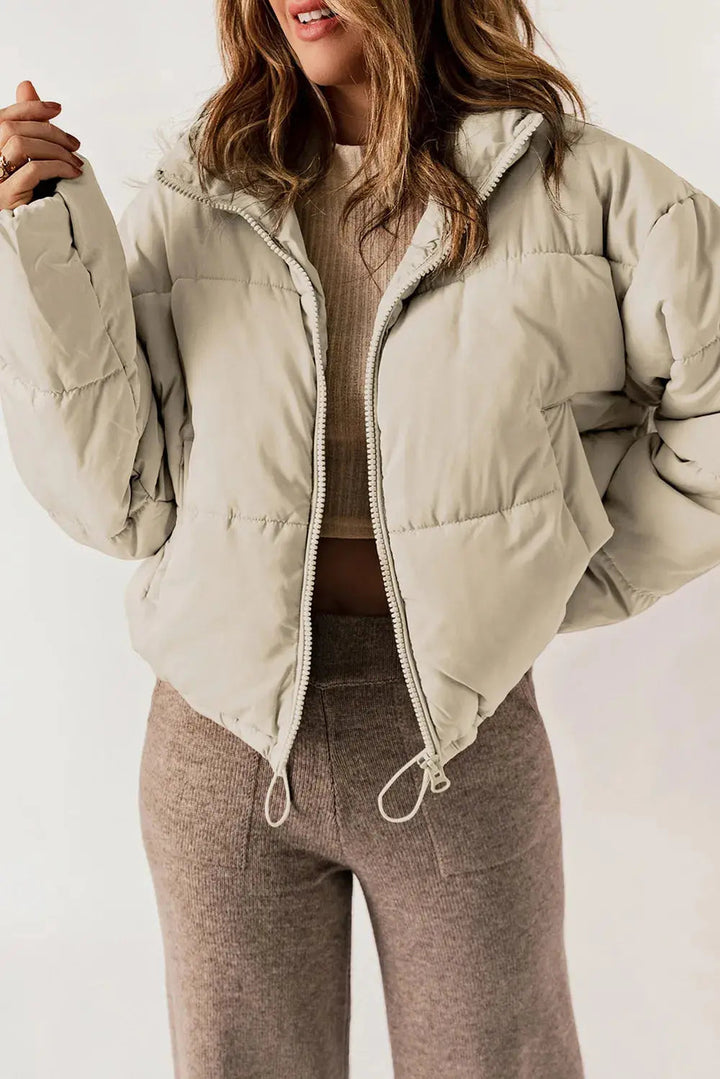 Schicker, länglicher Mantel mit Kragen und Reißverschluss für stylisches Layering