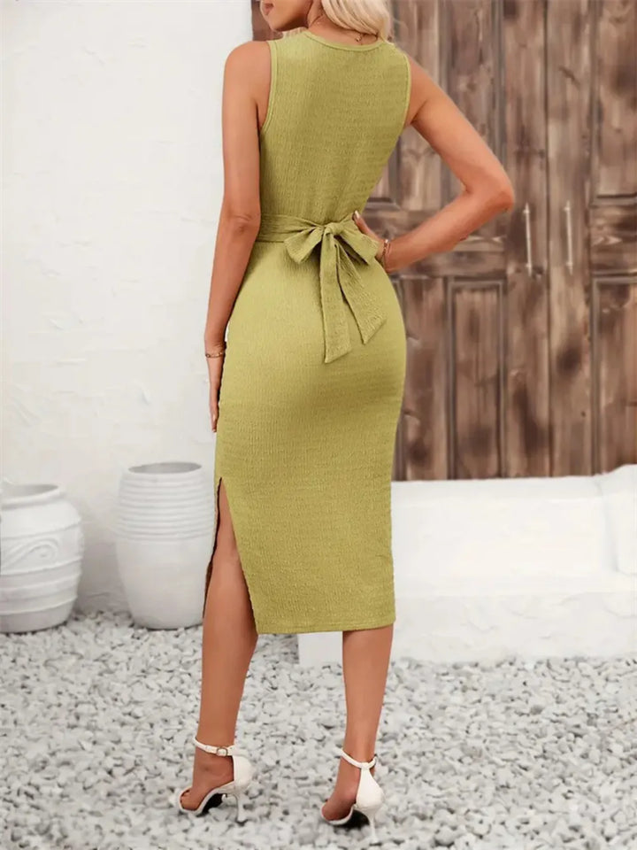 Ärmelloses Damen-Midikleid mit eleganter, fließender Silhouette
