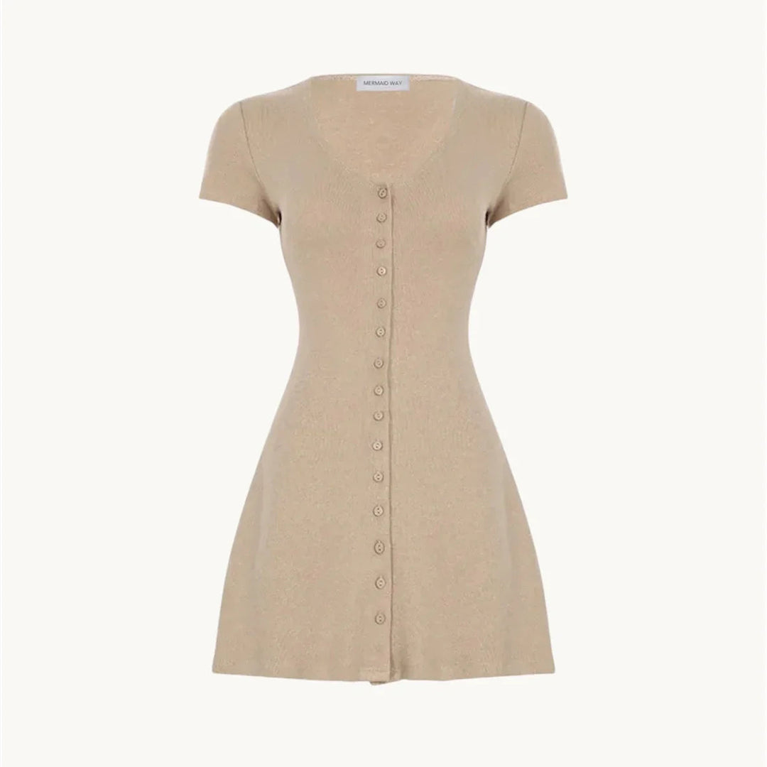 Nacktfarbener Strick-Minikleid mit fließender Silhouette