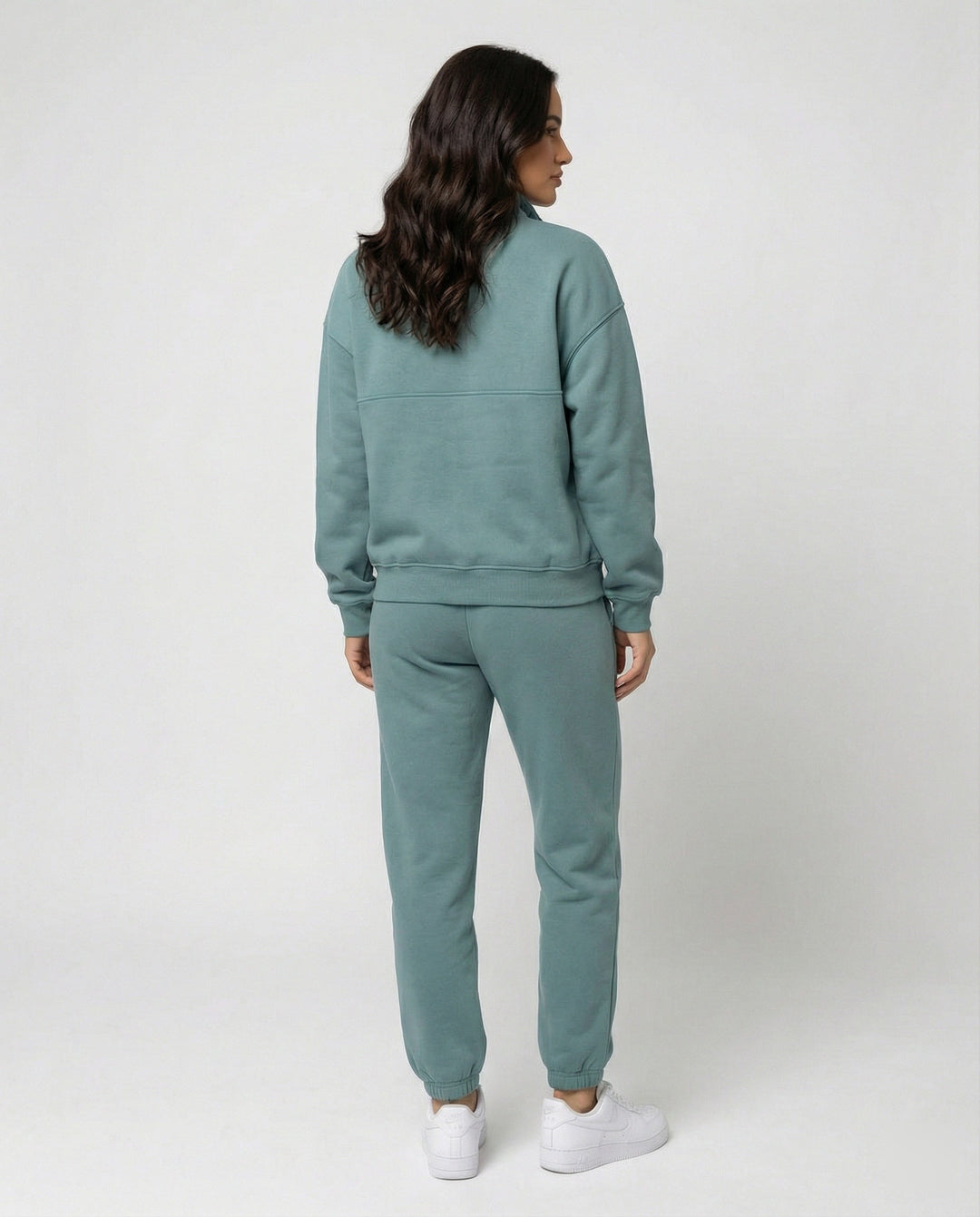 Damen-Jogginganzug als zweiteiliges Freizeitoutfit