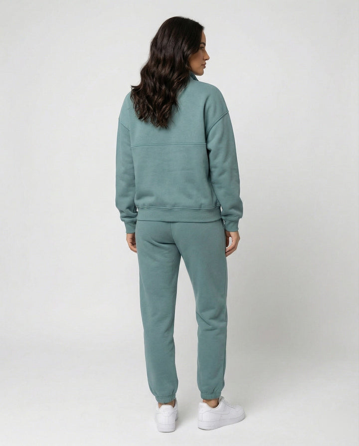 Damen-Jogginganzug als zweiteiliges Freizeitoutfit
