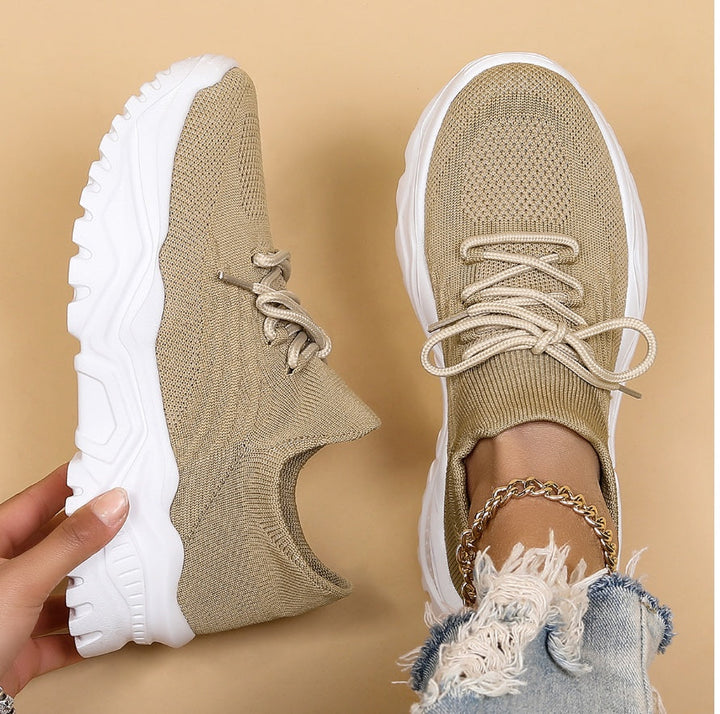 Bequeme orthopädische Schuhe mit zusätzlicher Fußunterstützung